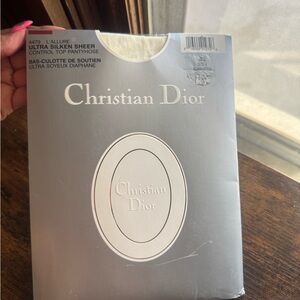 Dior Ultra Silken Sheer Sandalfoot Pantyhose - Cream Size 4